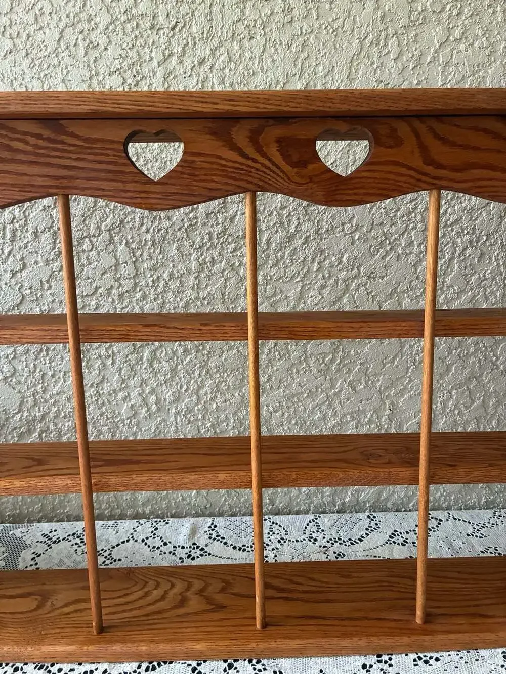 VTG Wood Heart Cut Out Wall Hanging 3 Tier 18 Tea Cup Saucer/ Trinket Display